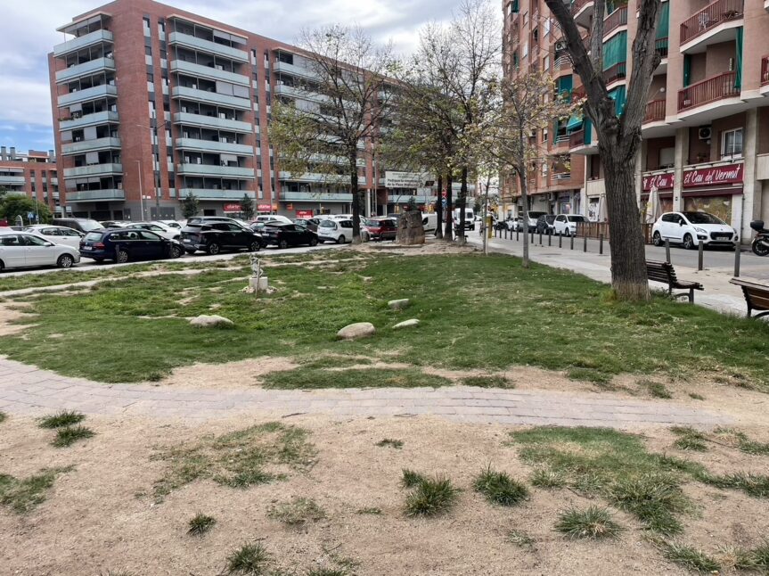 Un solar o una plaça?