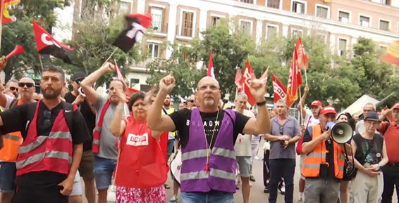 El govern municipal insinua la possibilitat de la rescissió del contracte de Moventis, mentre la plantilla contempla la vaga indefinida pel setembre