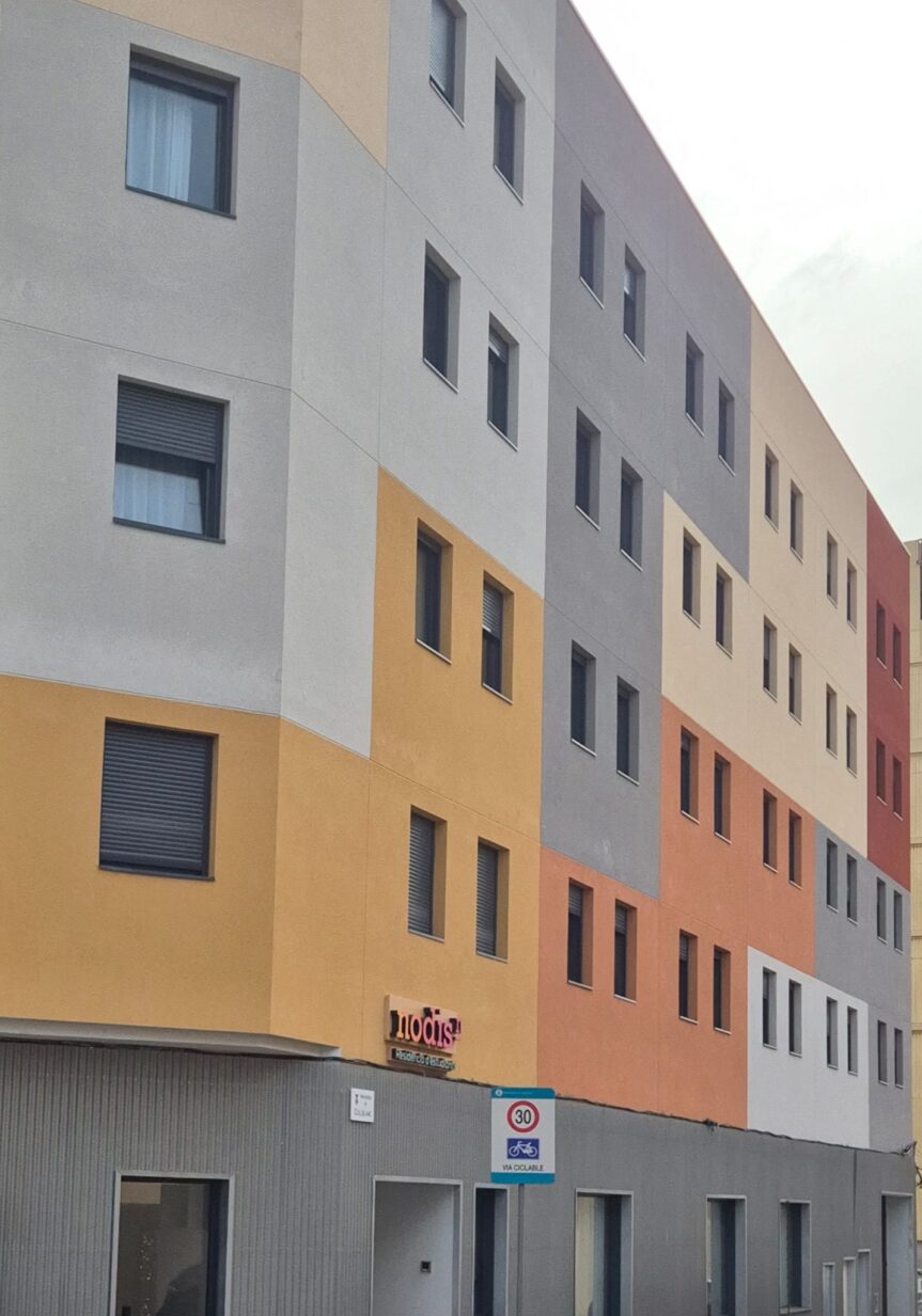 Las entidades de Collblanc también se muestran contrarias a las dos nuevas residencias estudiantiles que aprobó el pleno