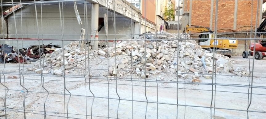 El ple municipal aprova, amb el vot de qualitat de l’alcalde, dues noves residències d’estudiants, que no fan cap falta, a un dels barris més densificats d’Europa