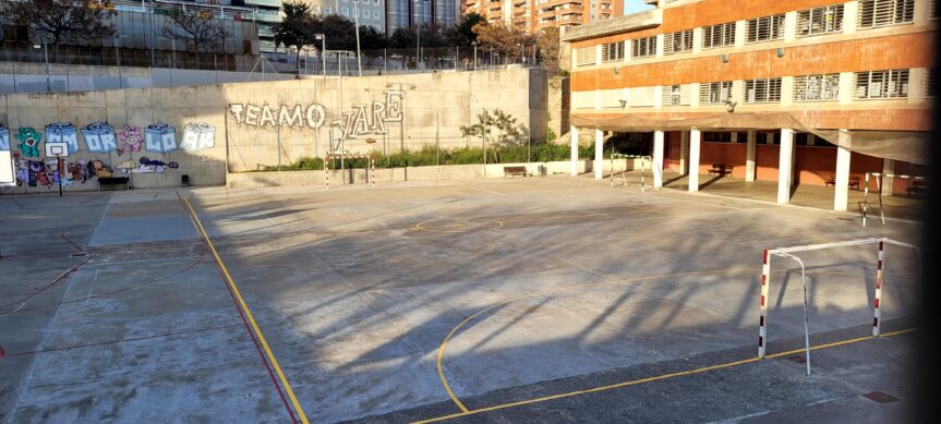 El curso escolar se inicia en l’Hospitalet con los mismos problemas que el año anterior y sin el compromiso de abrir nuevos centros escolares