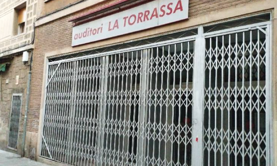 Entidades y vecinos de Collblanc-La Torrassa piden una solución urgente para disponer de un local que permita actividades públicas