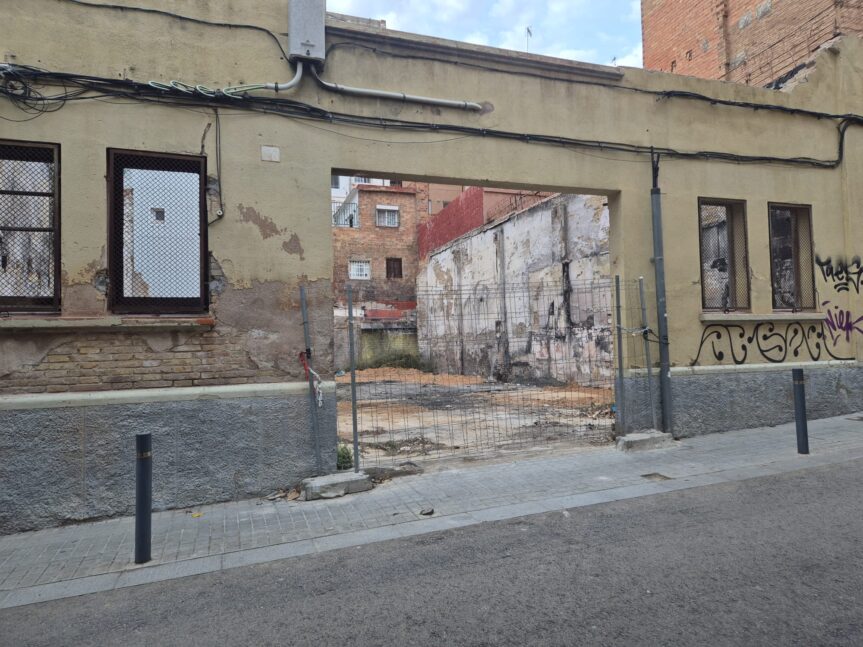 Un decret d’alcaldia, a la mateixa hora del Consell de Districte on els veïns clamaven per l’estat del barri, concedia llicències per fer tres nous hotels a Collblanc