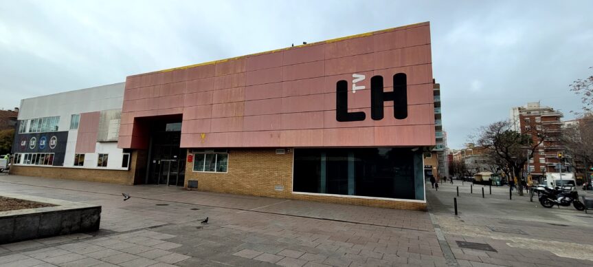 Un any després que l’oposició rebutgés el nomenament del Consell Executiu dels Mitjans, el govern local manté congelat aquest òrgan de direcció