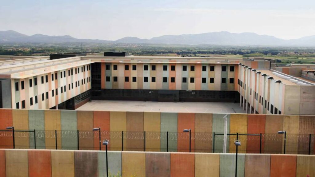 L’escàndol de la manca de recursos socials i les dificultats per accedir-hi