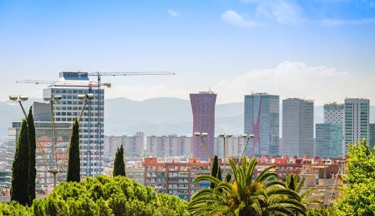 El govern aprova una suspensió limitada de llicències hoteleres excepte al sud de la Gran Via, ajustada al reclam de la Fira de Barcelona