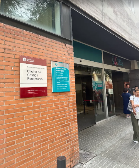 Desatenció a les Oficines (OAC) que han de facilitar la regularització d’immigrants a l’Hospitalet