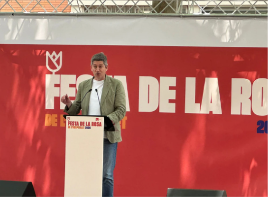 Una carta de l’alcalde a la militància els explica que qui vulgui saber què està passant amb la dimissió de les regidores, només ha de preguntar-ho