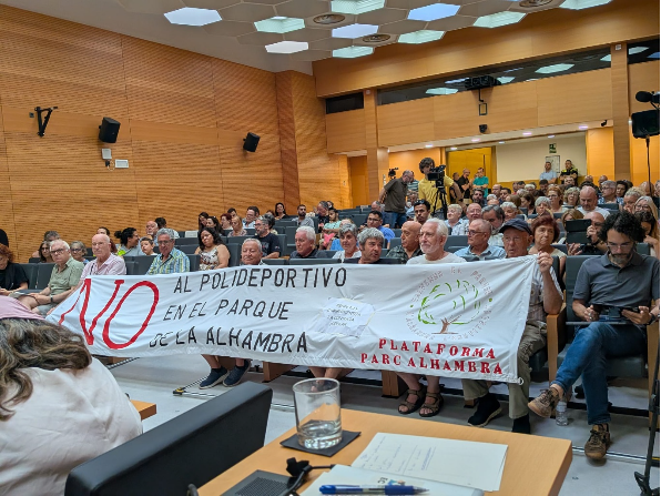 Novament sobre el poliesportiu de Santa Eulàlia: venedors de fum