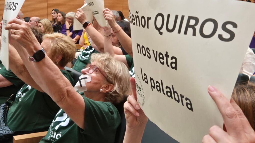 Quirós admet que el servei de neteja de l’Hospitalet no funciona malgrat l’increment milionari del contracte i es compromet a fer un seguiment més exhaustiu