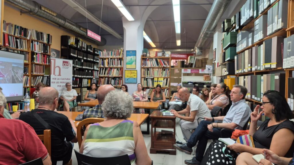 Més d’un any després, arriben les primeres explicacions del Pla del Samontà a les entitats de la ciutat reunides a l’Espai de Ciutadania
