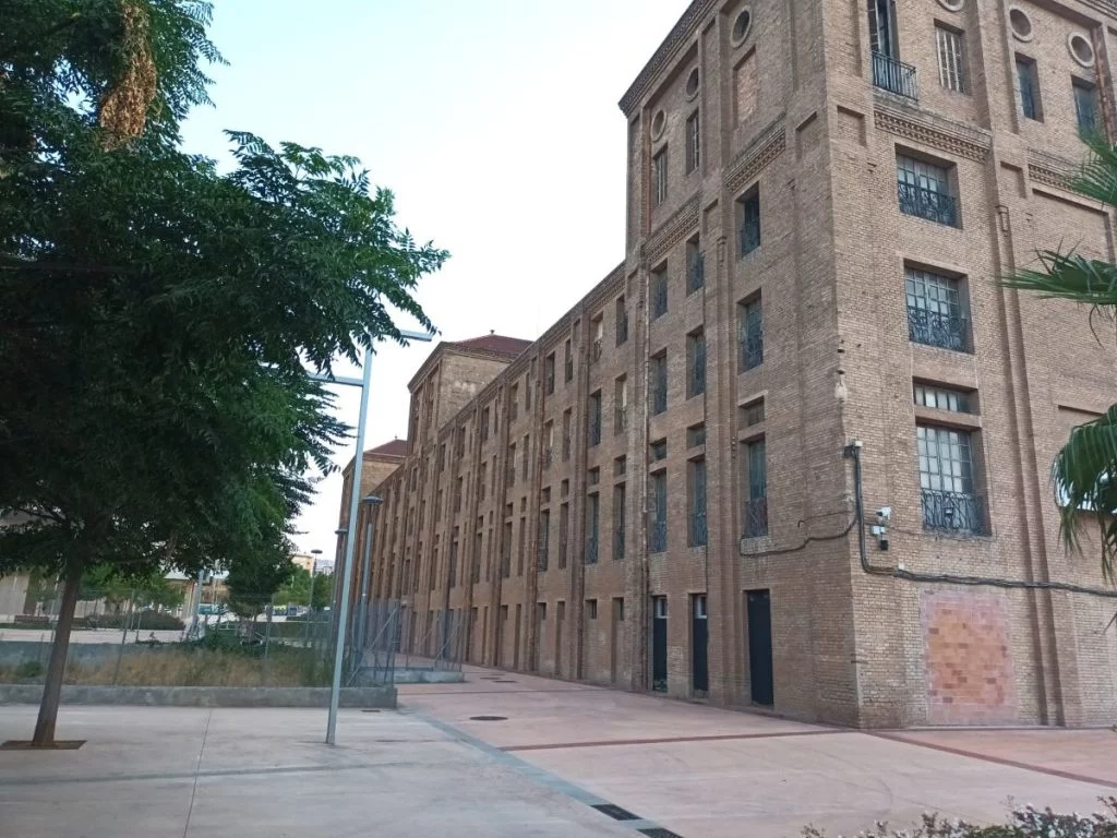 La Diputació s’oblida un cop més de l’Hospitalet a l’hora d’enllestir una subvenció per recuperar les instal·lacions de la CosmeToda